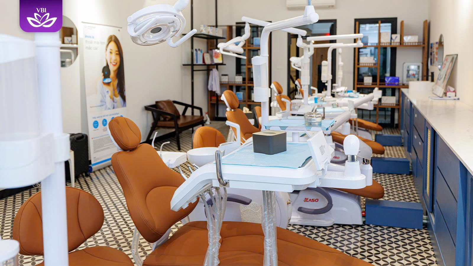 cơ sở vật chất nha khoa việt bỉ đạt chuẩn khi tham khảo bảng giá niềng răng
